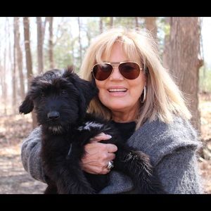 Meet your Posher, Cynthia